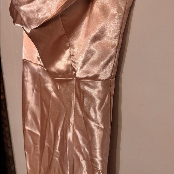 Chic Satin Maxi Dress in Soft Rose - Picture 6 of 12